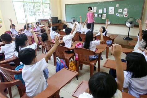 nagpakantot para sa tuition|Pekpek basang basa estudyante nag pakantot para sa tuition fee.